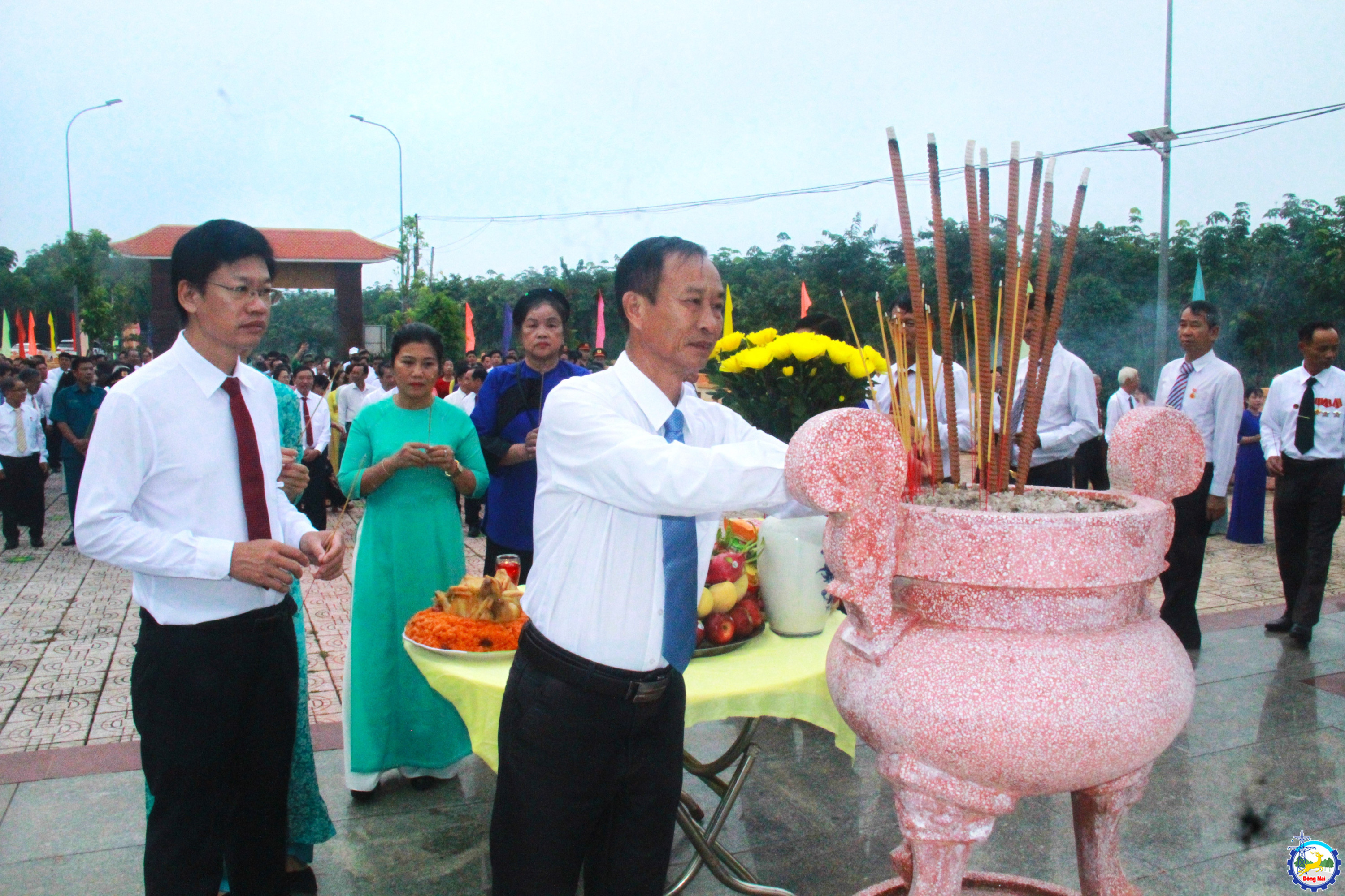 dang huong dai hoi dang 4