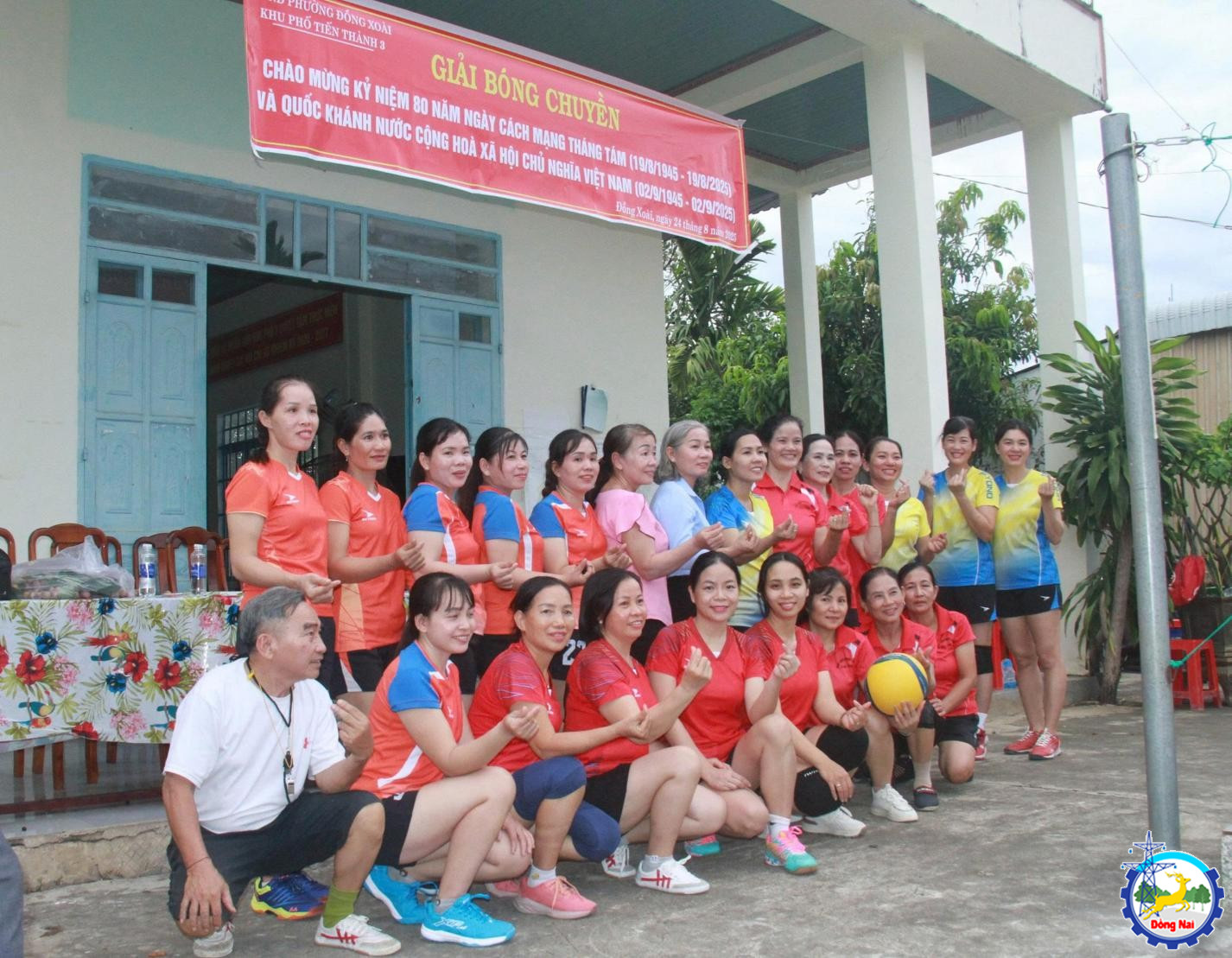 giai bong chuyen 4