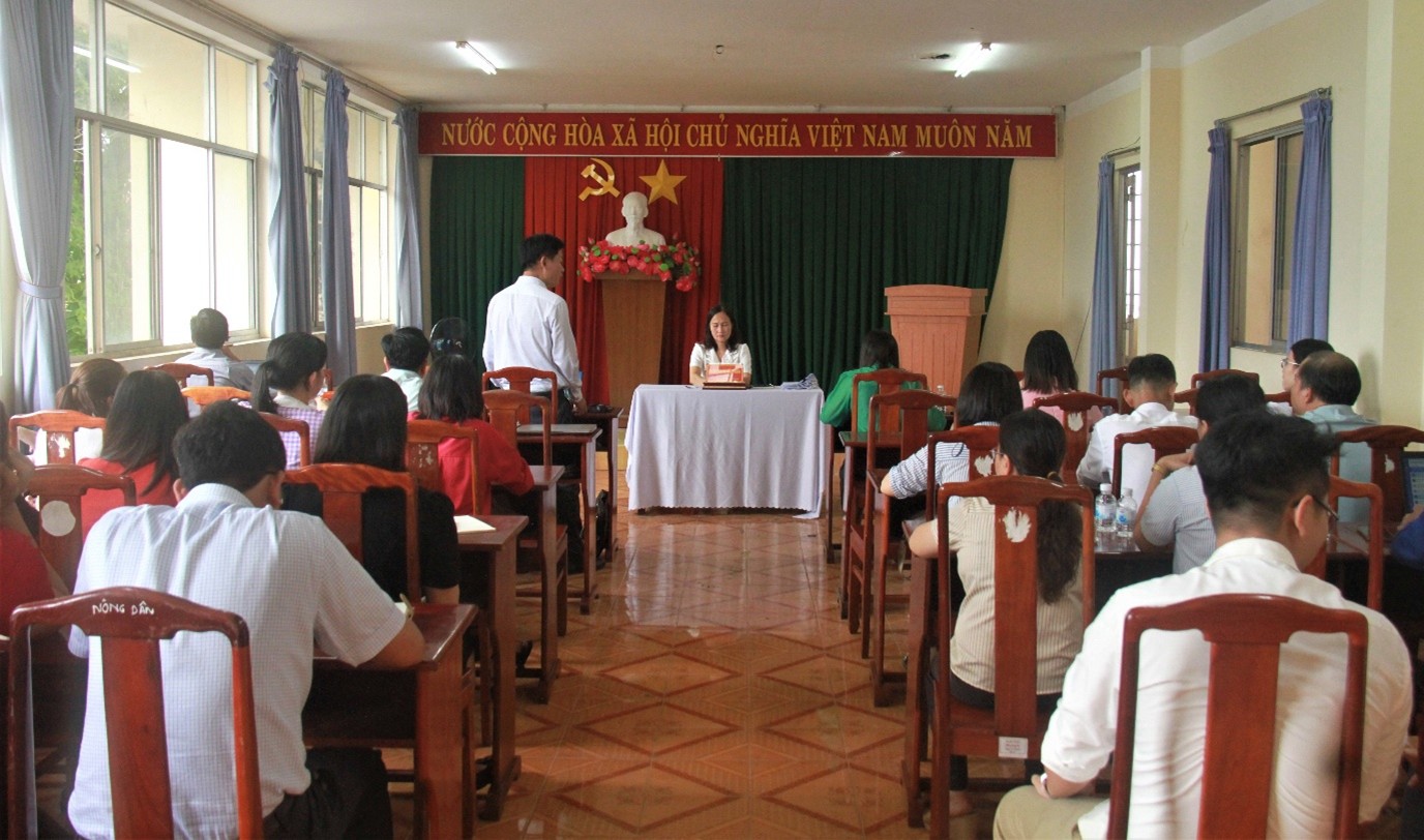 hop nhung ngay le lon 1