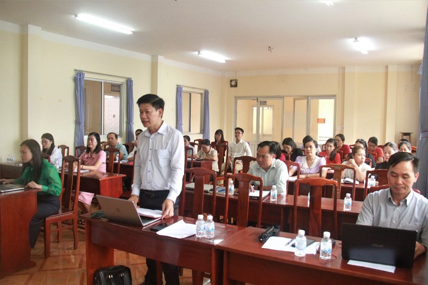 hop nhung ngay le lon 2