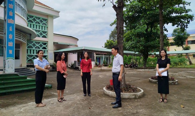 kiem tra truong hoc 5