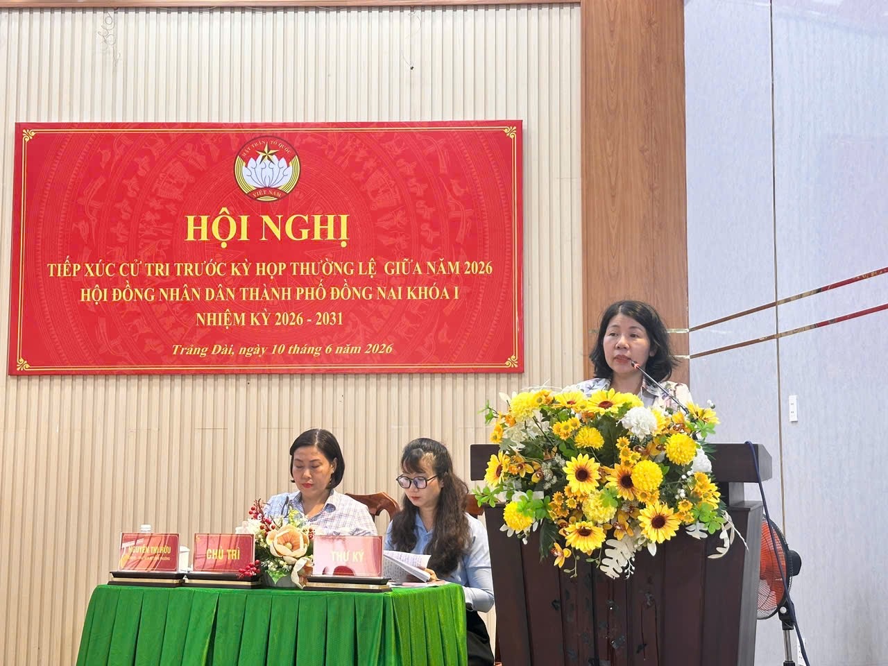 Đồng chí Hoàng Thị Bích Hằng - Chủ tịch Liên hiệp các Hội Khoa học và Kỹ thuật thành phố