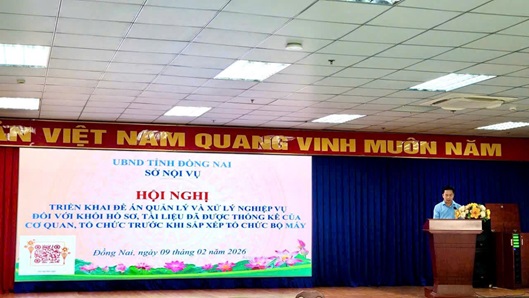 Ông Đặng Thanh Hoàng - Phó Giám đốc Sở Nội vụ phát biểu tại hội nghị