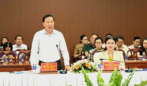 Đồng chí Nguyễn Văn Út, Phó Bí thư Thành ủy, Chủ tịch UBND thành phố phát biểu tại Hội nghị