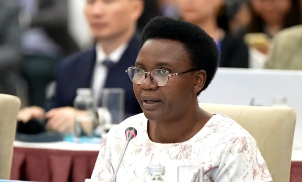 Bà Inarukundo Francine, Thư ký thường trực Bộ Tài chính Burundi phát biểu tại Hội nghị