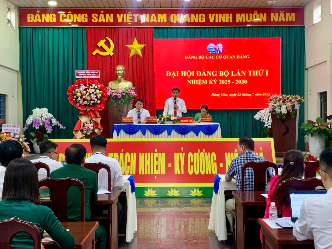 dai hoi khoi dang 8 pjg