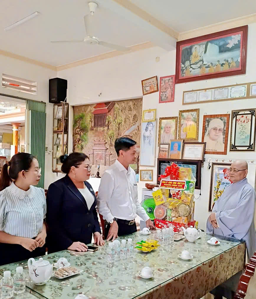 z6957643544094 c069ccc572c87a8e522002375dce016f