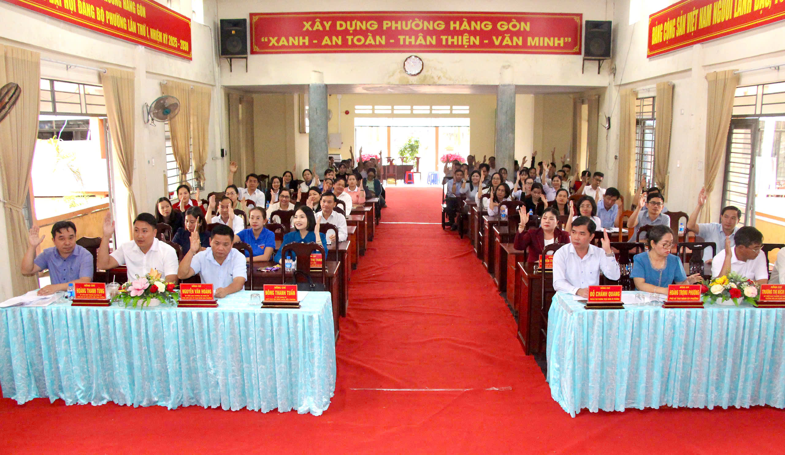 PHƯỜNG HÀNG GÒN TỔ CHỨC HỘI NGHỊ LẤY Ý KIẾN CỬ TRI NƠI CÔNG TÁC ĐỐI VỚI NGƯỜI ỨNG CỬ ĐẠI BIỂU HĐND, NHIỆM KỲ 2026-2031