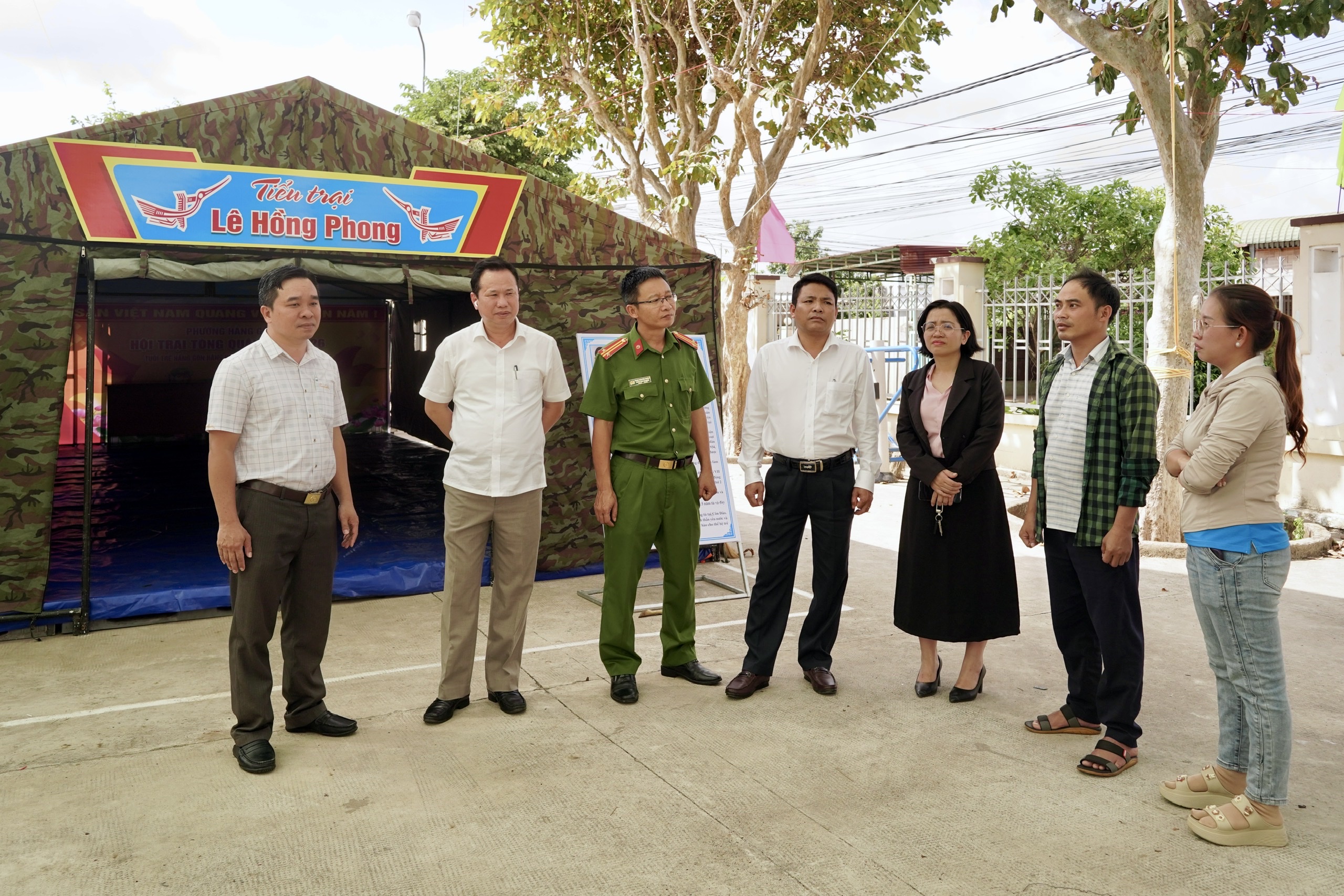 ĐỒNG CHÍ BÍ THƯ ĐẢNG ỦY PHƯỜNG HÀNG GÒN KIỂM TRA CÔNG TÁC CHUẨN BỊ HỘI TRẠI TÒNG QUÂN NĂM 2026.