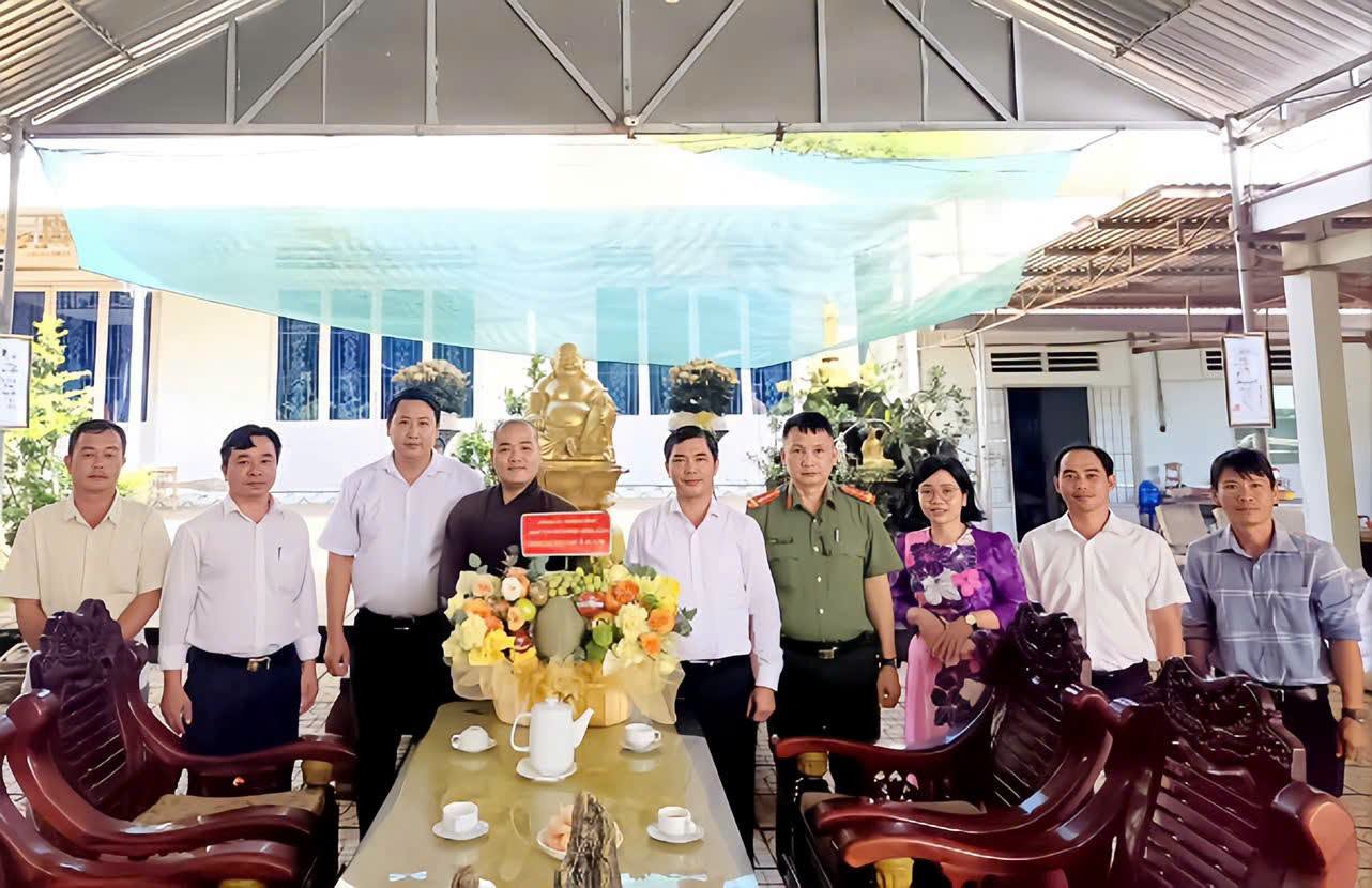 PHƯỜNG HÀNG GÒN THĂM, CHÚC MỪNG CÁC CƠ SỞ PHẬT GIÁO NHÂN DỊP LỄ VU LAN