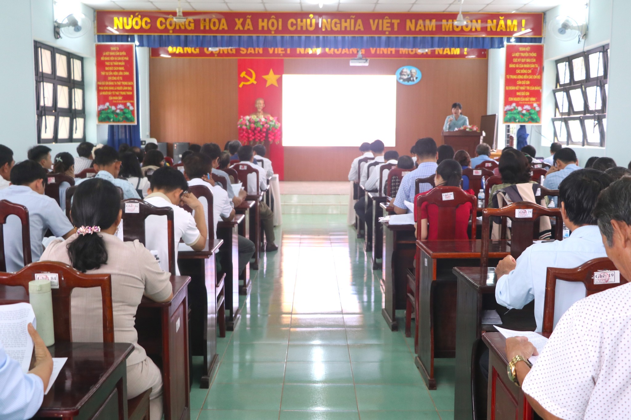 Toàn cảnh hội nghị