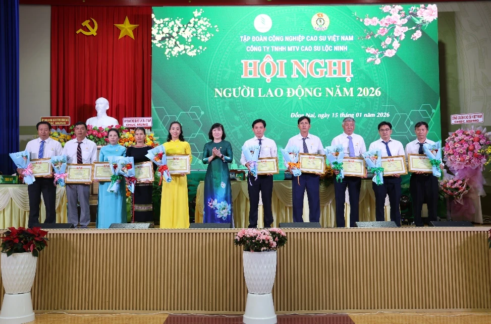 Khen thưởng