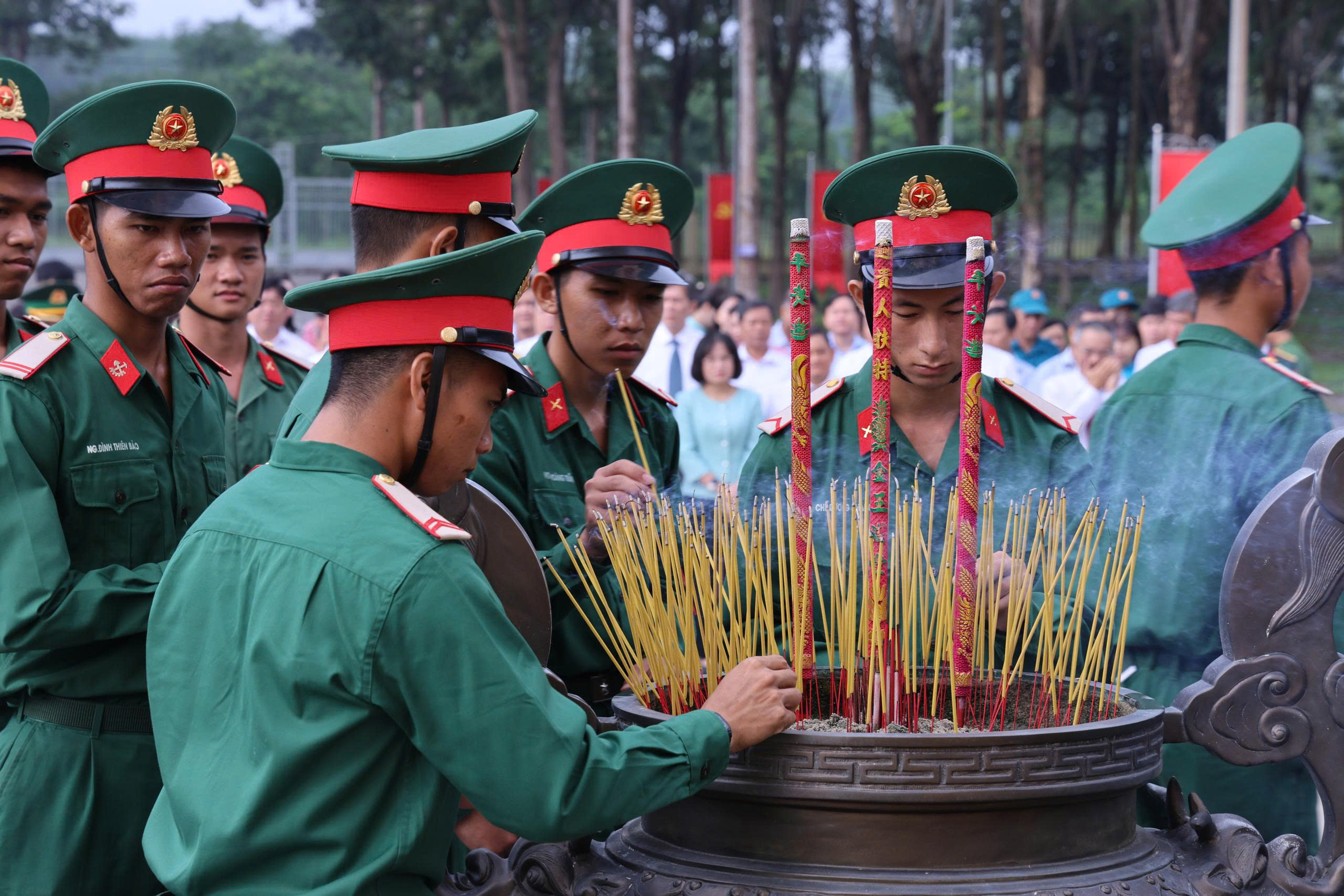 z6819461265589 a83938203ed080d5aab450f3bf8be3f8