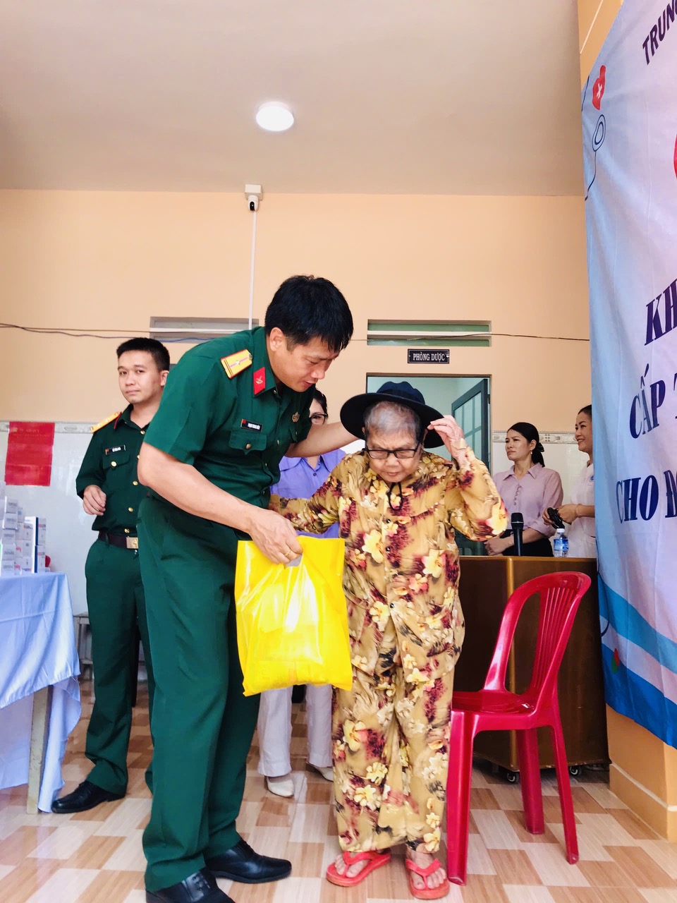 z6933184475155 d484d9c4c2c8162b07548dcf6d7fb8c1