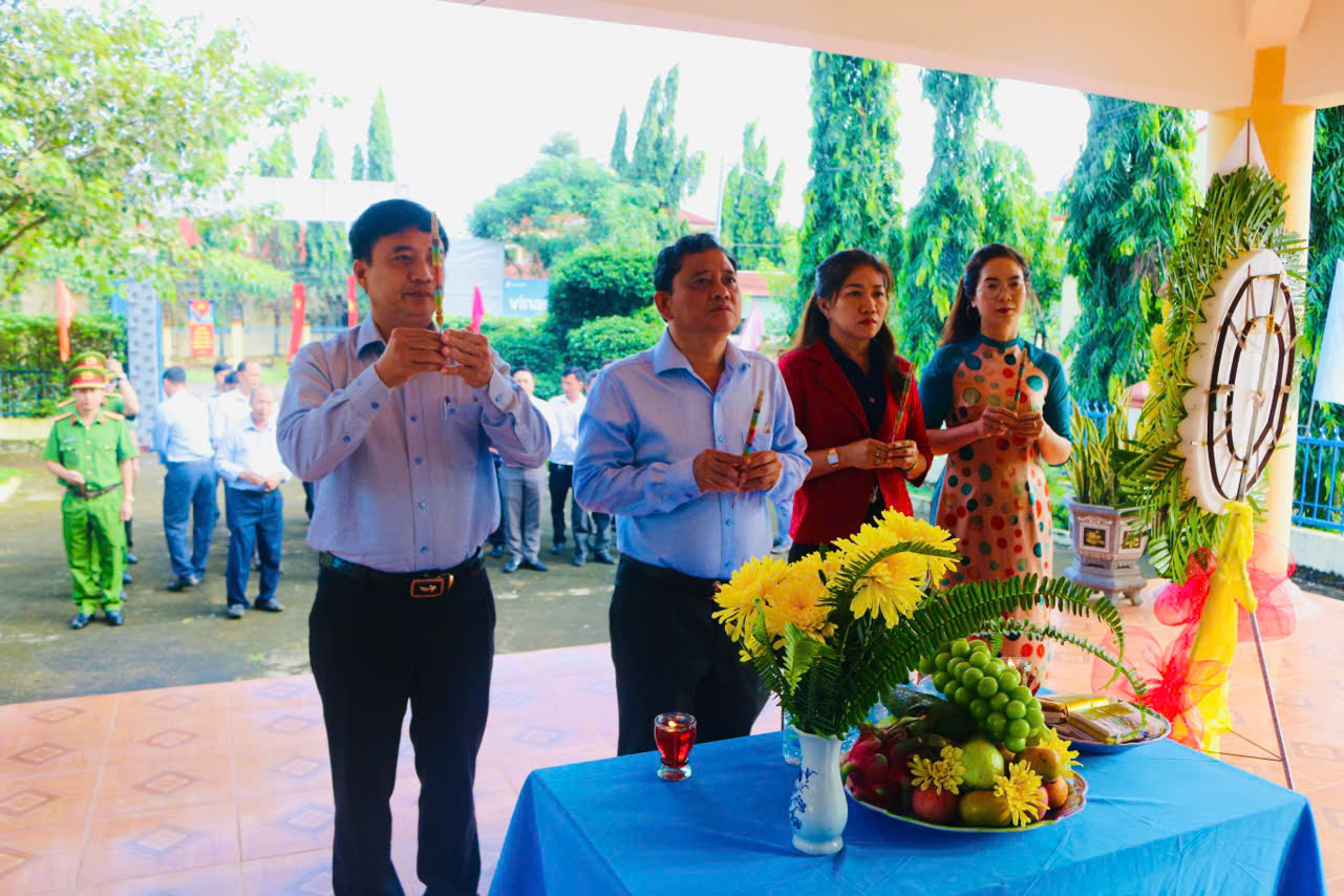 z6956074139345 e495ffc728cf1719005e61a11fbf285e