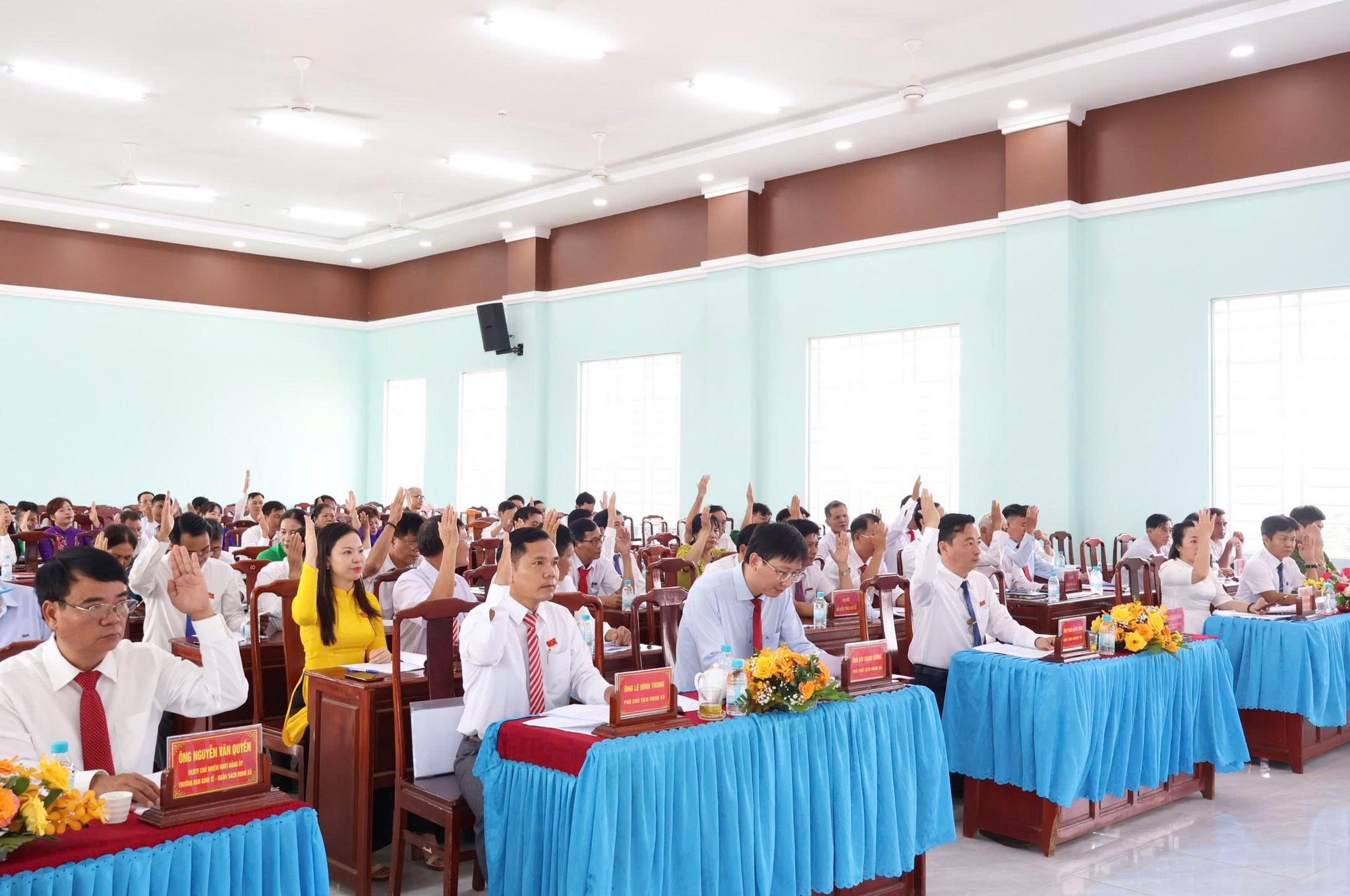 biểu quyết tán thành