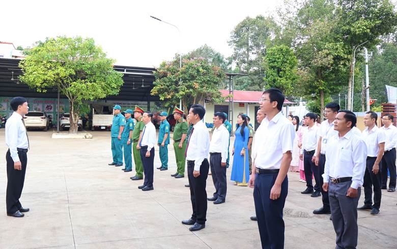 Bí thư Đảng ủy, Chủ tịch HĐND xã Lê Anh Nam quán triệt các nhiệm vụ trọng tâm tháng 12