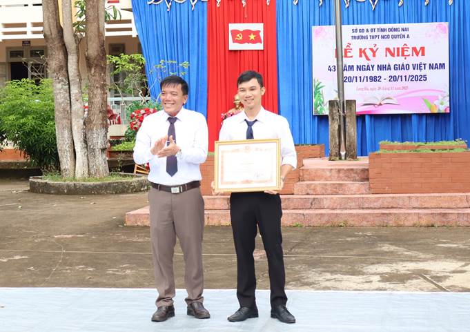 Trường THPT Ngô Quyền A có 1 cá nhân được Thủ tướng chính phủ tặng Bằng khen