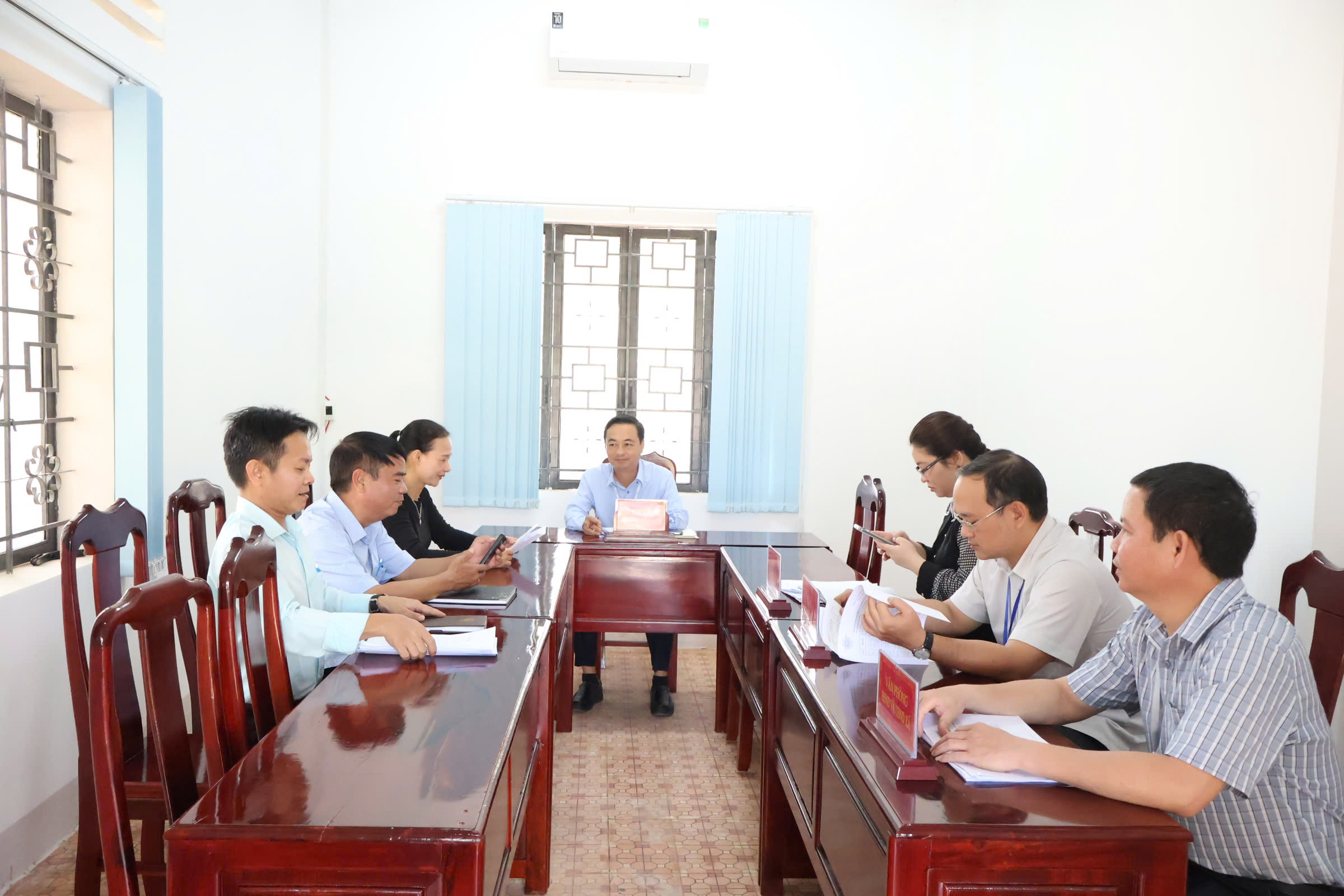 bs với nhan dan