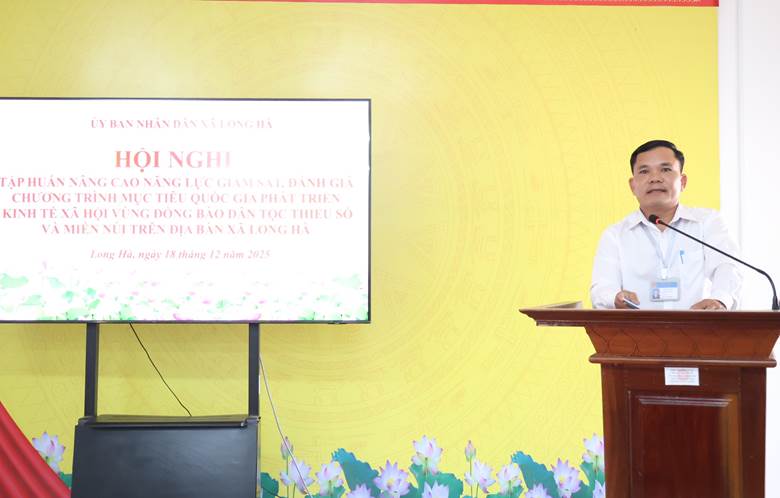 Phó Chủ tịch UBND xã Lê Đình Trung phát biểu tại Hội nghị.