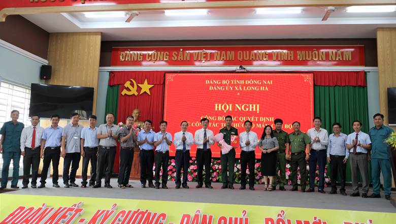 Trung tá Trần Minh Tiến, Trợ lý Quân báo, Ban Quân báo trinh sát, Phòng Tham mưu, Bộ chỉ huy Quân sự tỉnh Đồng Nai giữ chức Chỉ huy trưởng, Ban chỉ huy Quân sự xã Long Hà.