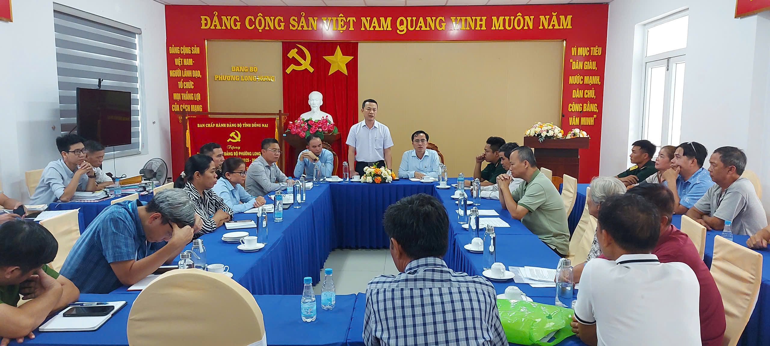 Phường Long Hưng tổ chức tuyên truyền, vận động các hộ dân đồng thuận bàn giao mặt bằng thực hiện Dự án xây dựng Cầu An Hòa và đường Hương lộ 2 (lề phải).