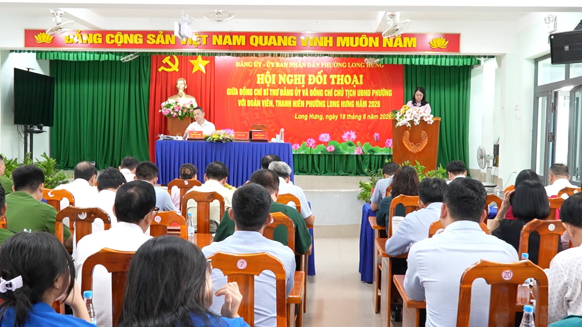 Hội nghị đối thoại trực tiếp giữa người đứng đầu cấp ủy, chính quyền với thanh niên phường Long Hưng năm 2026