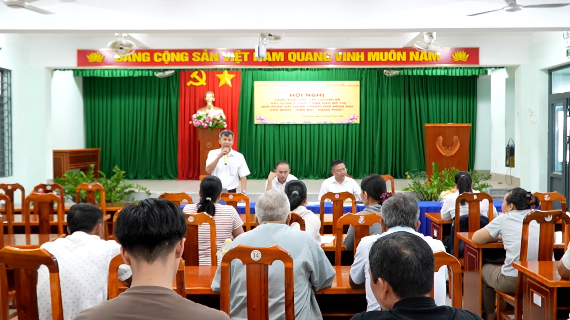 Phường Long Hưng đối thoại với người dân về phương án bồi thường, hỗ trợ thực hiện dự án Metro