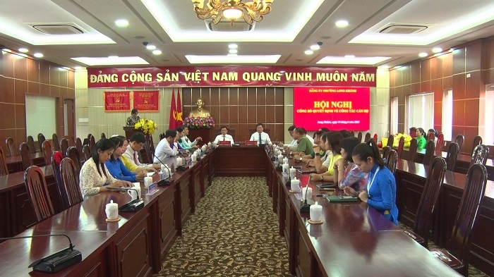 250819 Đảng ủy công bố QĐ công tác cán bộ (2)