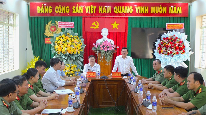 250819 Thăm công an 80 năm ngày truyền thống (2) Copy