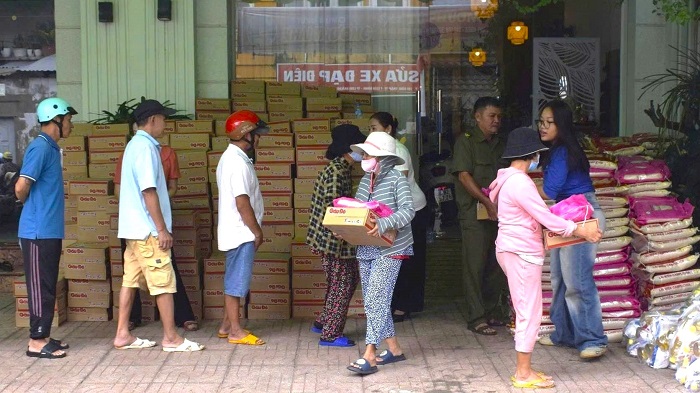 250904 trao qua kp16 (1)