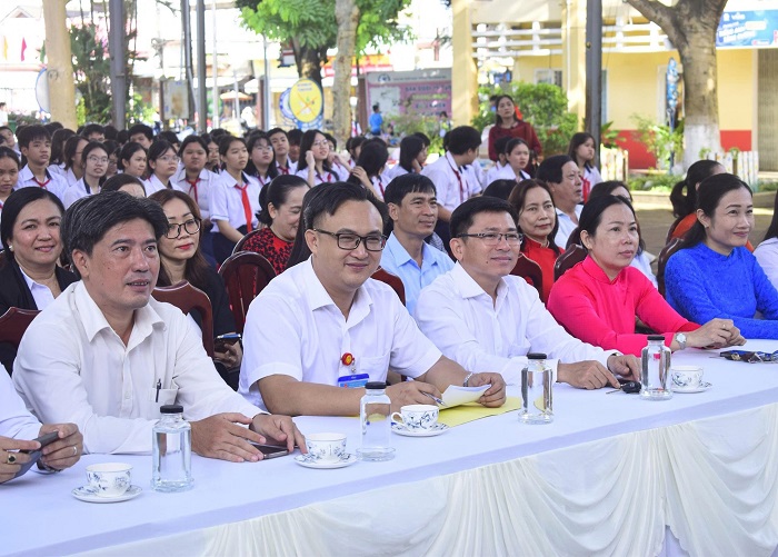 2510007 ngay hoi (3)