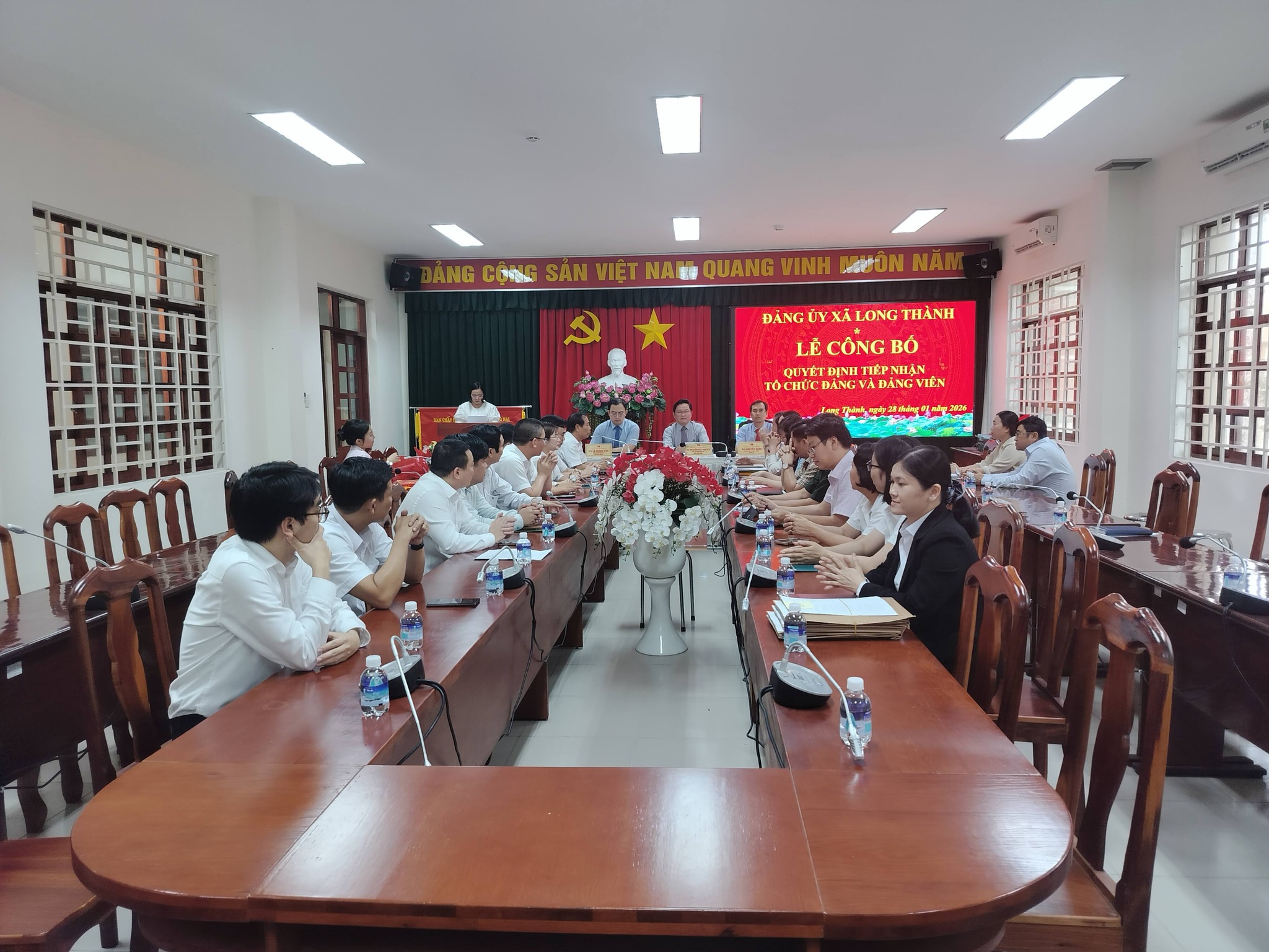 Hình ảnh Lễ công bố Quyết định Tiếp nhận Tổ chức Đảng và đảng viên