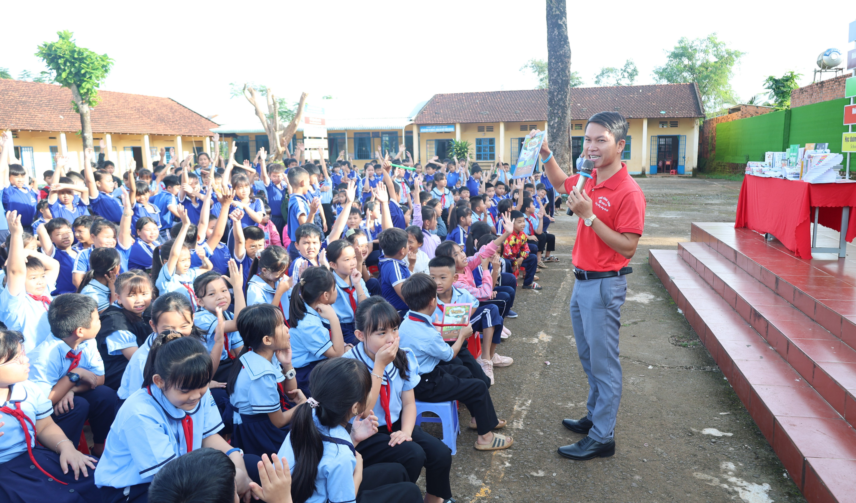 THAY CHUYEN CAM HUNG