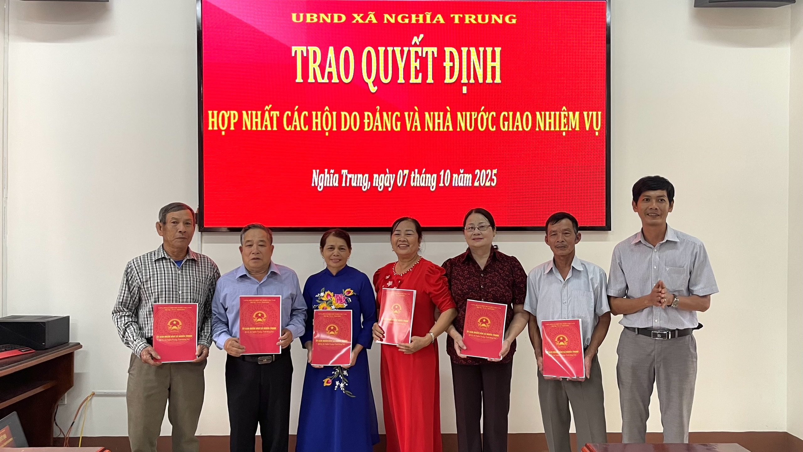 z7091025909402 468fe837cca68cee83150c0c6dbd4e33