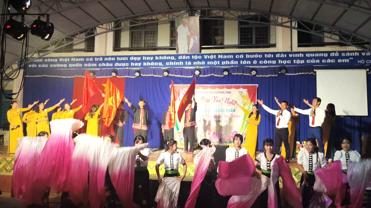 thầy cô hát kết