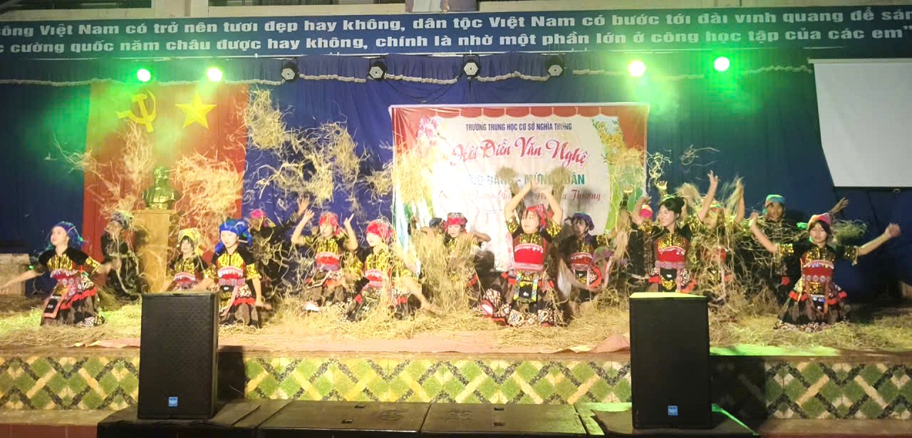 VN tung rơm