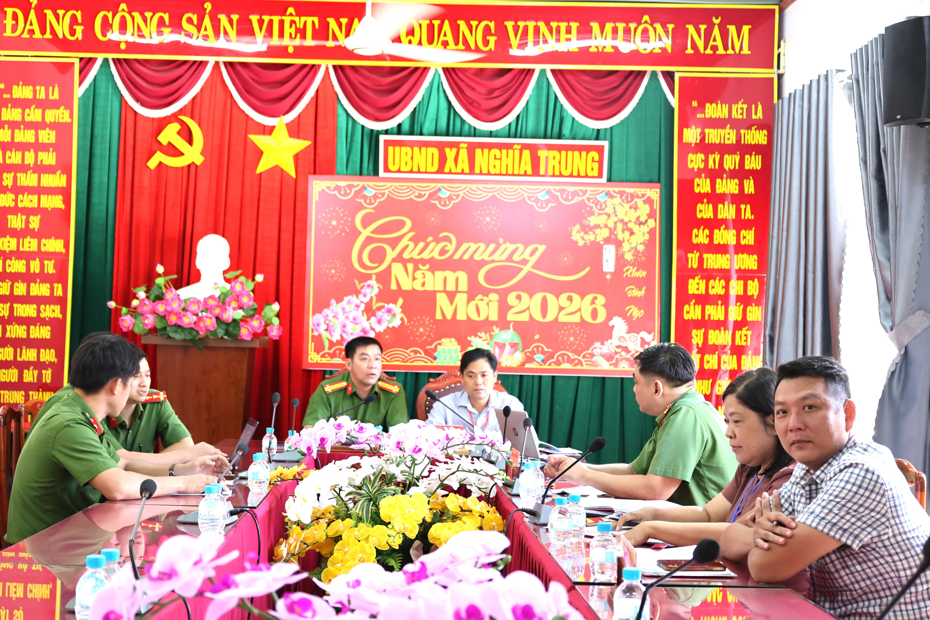toàn cảnh