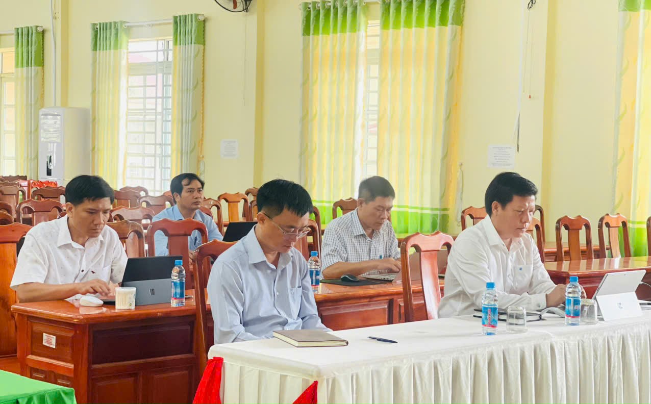 /Users/admin/Desktop/ĐẠI BIỂU HNTT.jpg?t=1754541222
