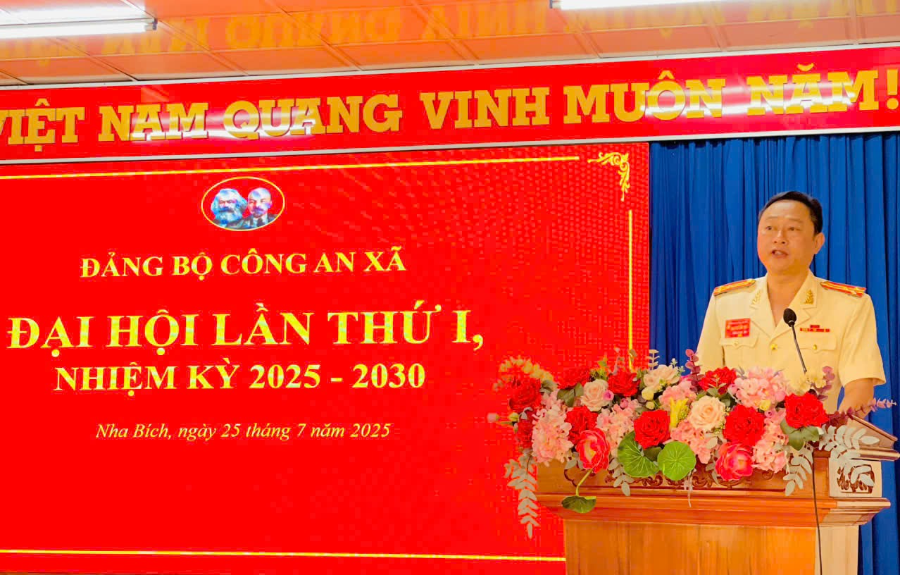 /Users/admin/Desktop/Trưởng cax.jpg?t=1754541222