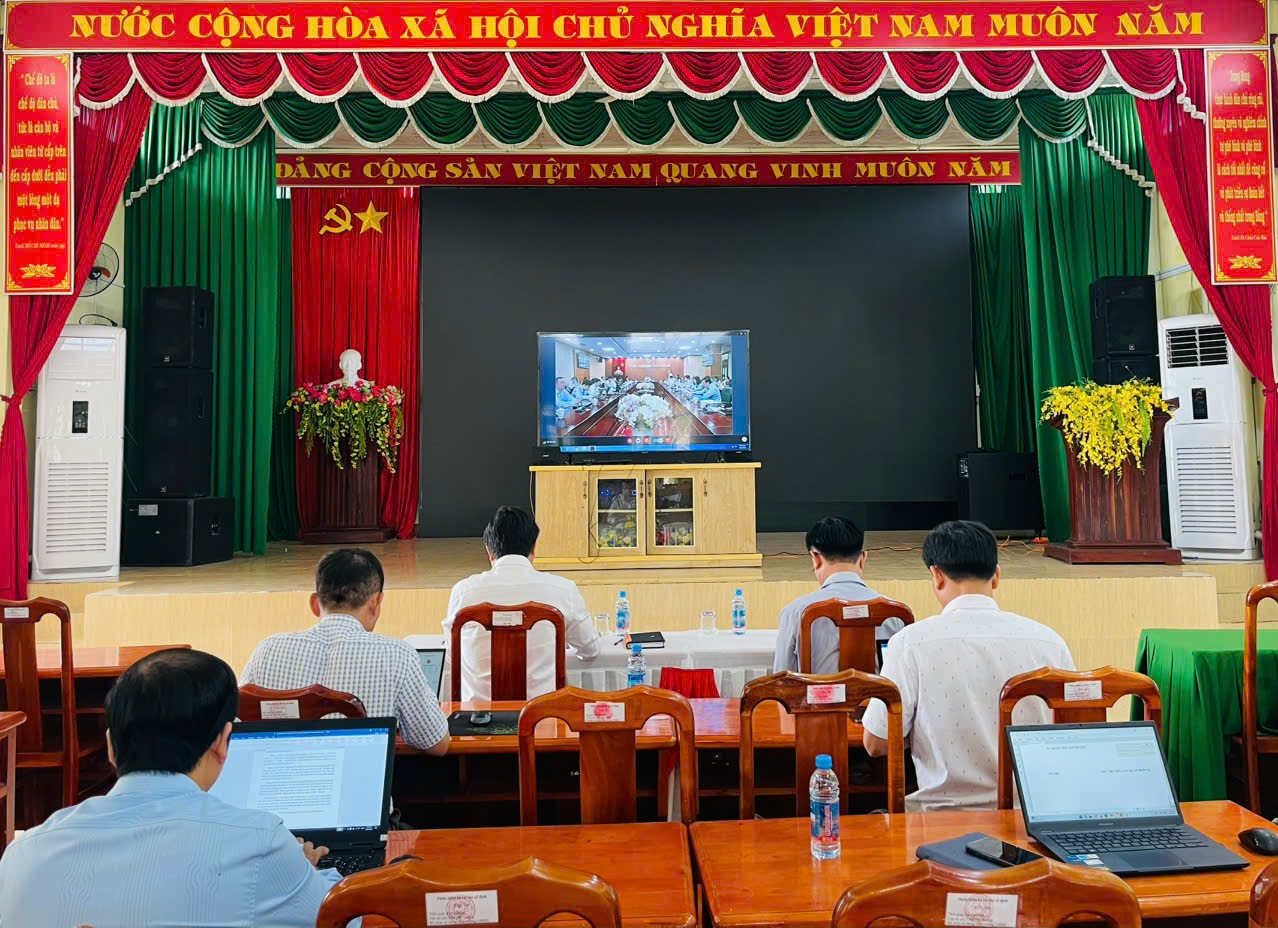 trực%20tuyến.jpg?t=1754541222