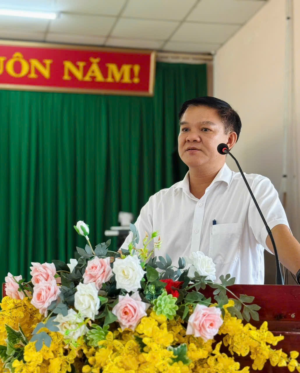 /Users/admin/Desktop/bí thư.jpg?t=1758876325