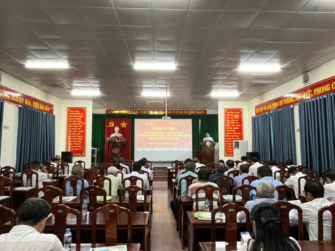 quang canh hoi nghi
