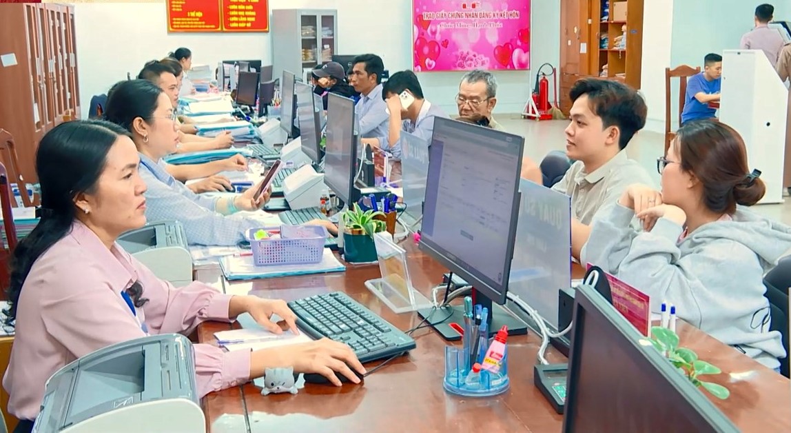 Phường Nhơn Trạch Đổi mới cải cách hành chính từ những điều nhỏ nhất mp4 snapshot 01 29 639