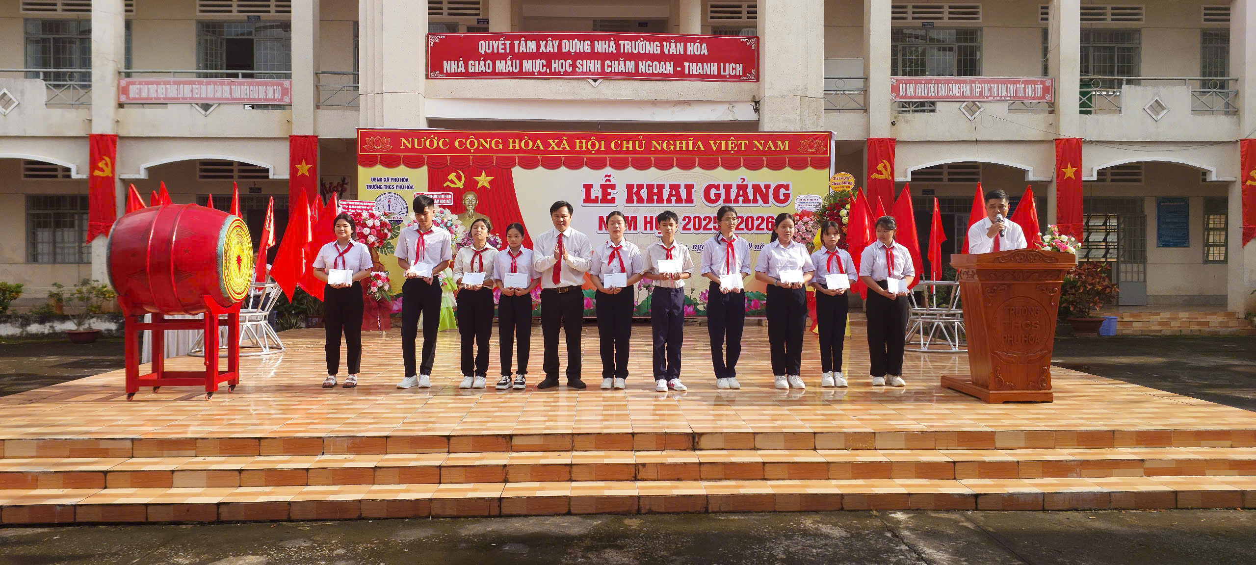 z6982539433944 a0e13520fca1b43410298ce3c0b1b23f