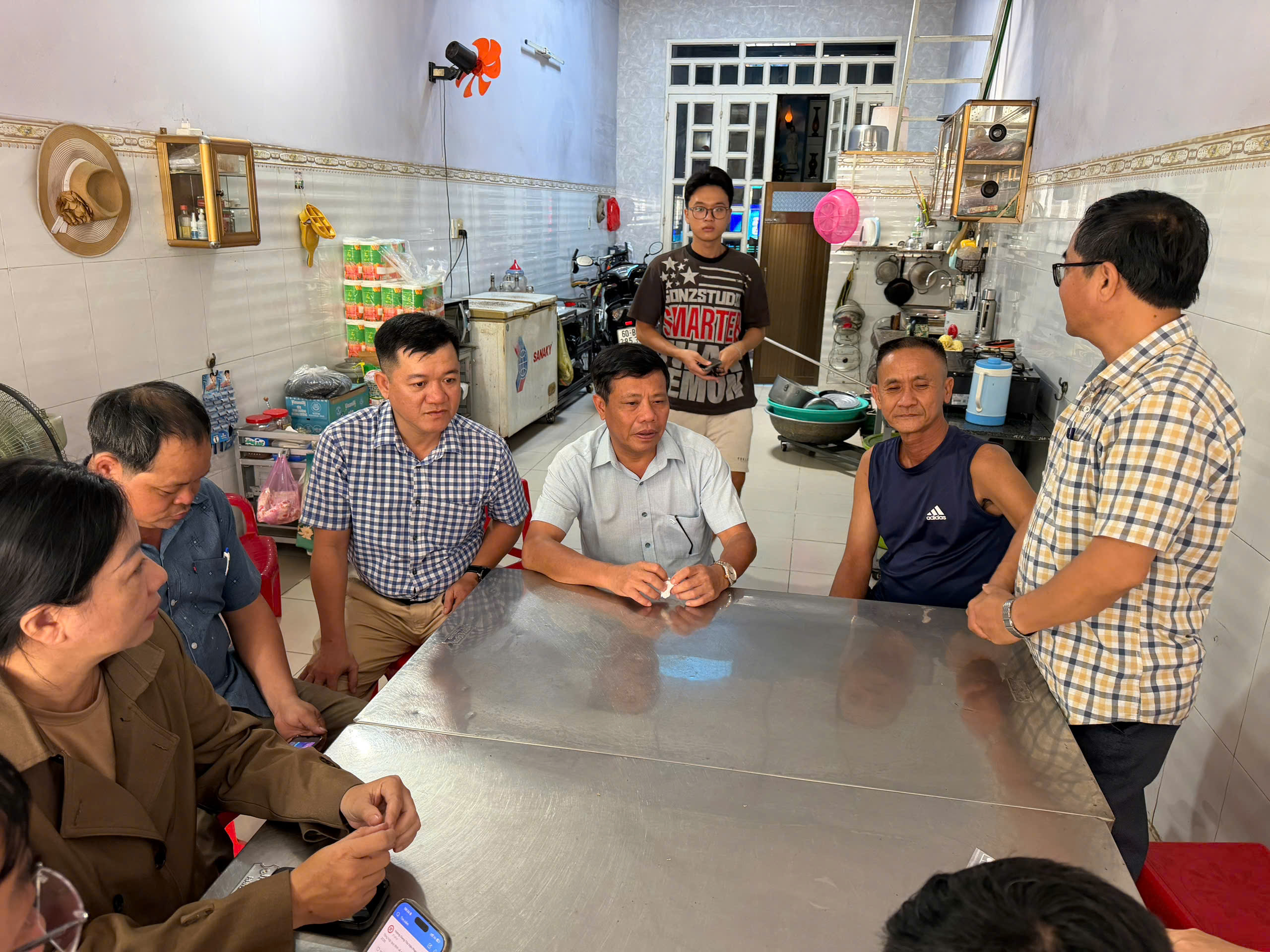 Đoàn công tác của UBND xã Phú Lâm