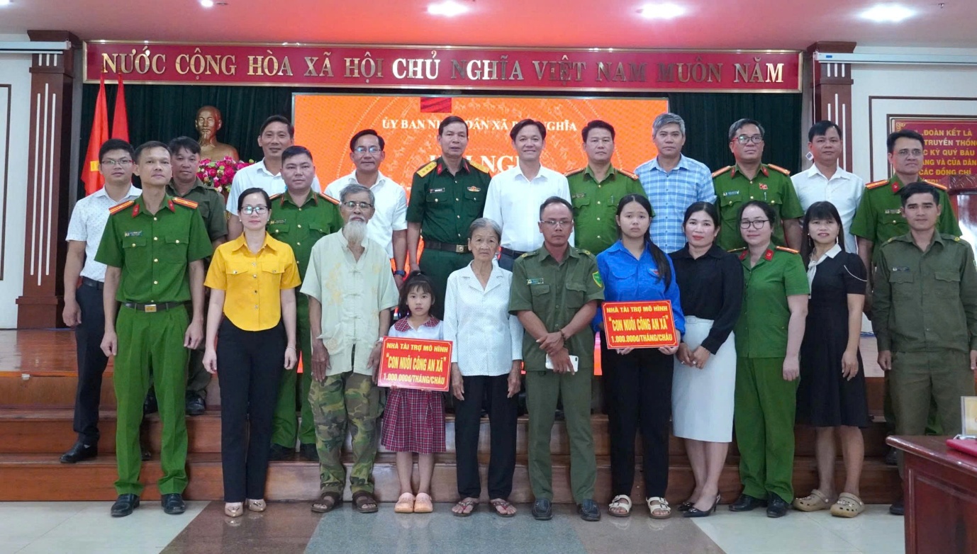 Phú Nghĩa: Ra mắt mô hình Zalo kết nối bình yên và mô hình Dân vận khéo “ Con nuôi công an xã”