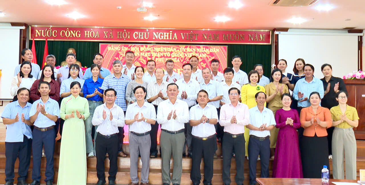 Hội nghị Công bố Nghị quyết, Quyết định sắp xếp thôn, Chi bộ thôn và công tác nhân sự các thôn trên địa bàn xã