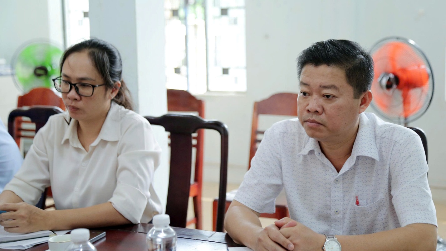 Lãnh đạo UBND phường Phước Long làm việc với Đoàn kiểm tra thuộc Phòng cảnh sát PCCC và CNCH Công an tỉnh Đồng Nai