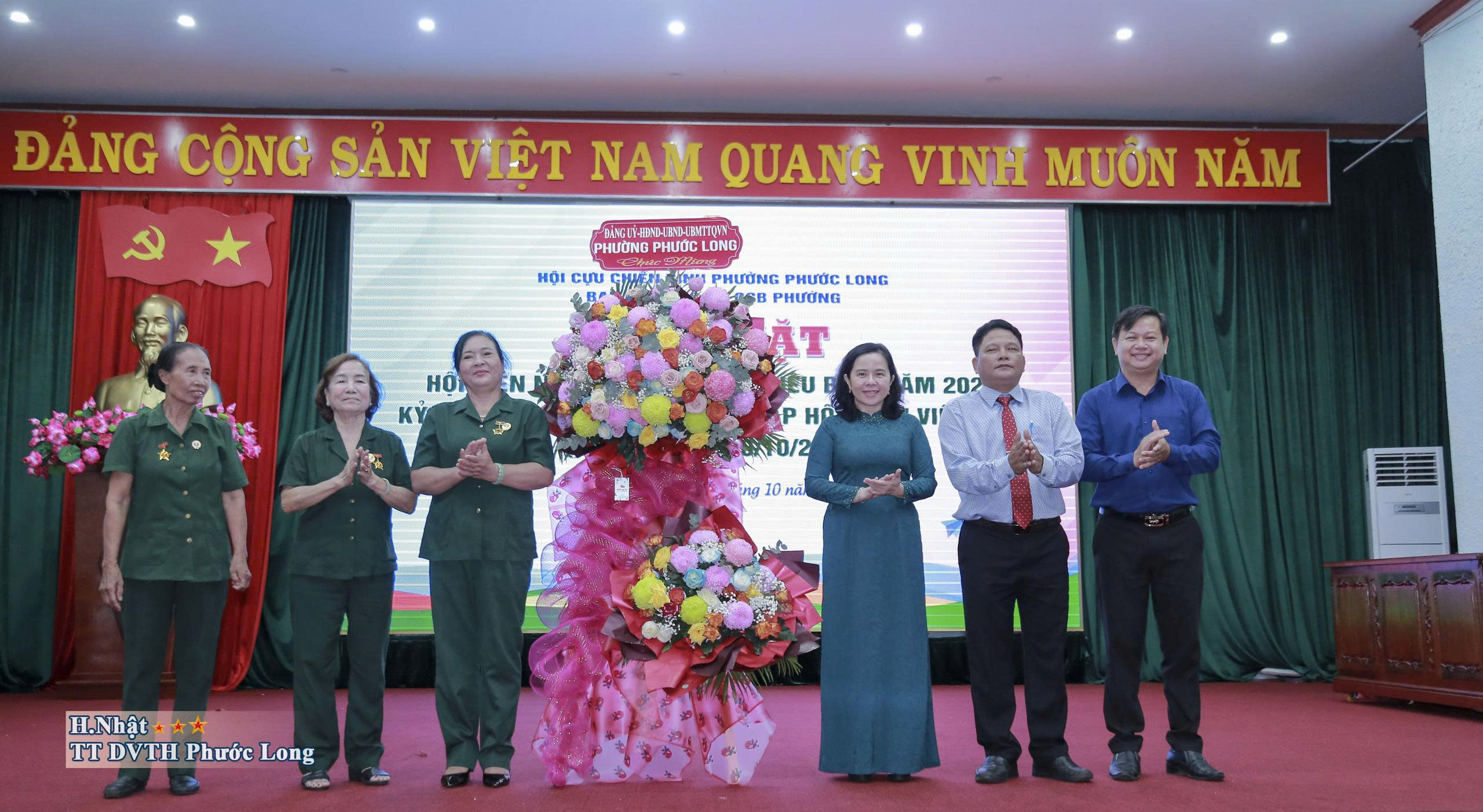 Họp mặt hội viên nữ CCB tiêu biểu phường Phước Long năm 2025